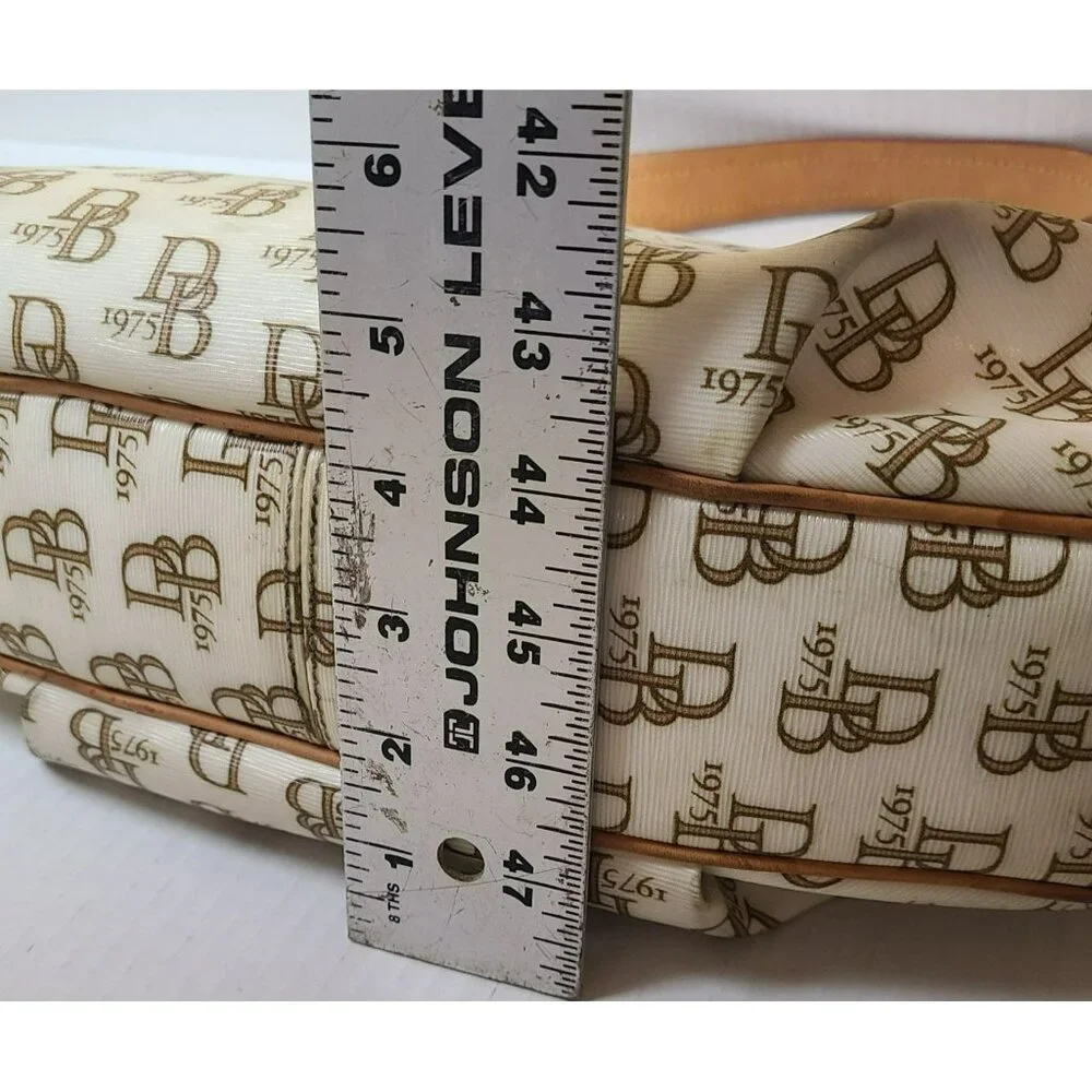 Dooney and Bourke Hobo Bag Collins East West 1975 Signature Ivory Brown *READ* - Picture 16 of 16